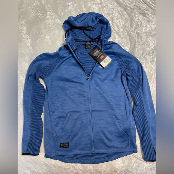 Oakley Other - Oakley  light weight jacket